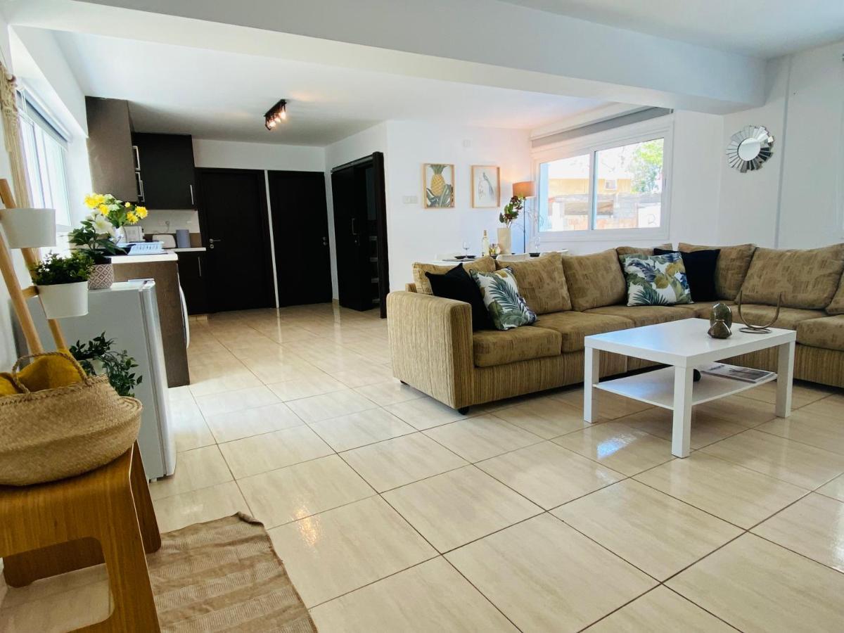 Serena'S 2-Br Apartment In Λάρνακα Εξωτερικό φωτογραφία